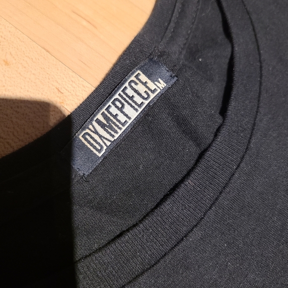 Trust no bitch Tshirt - Picture 2 of 2